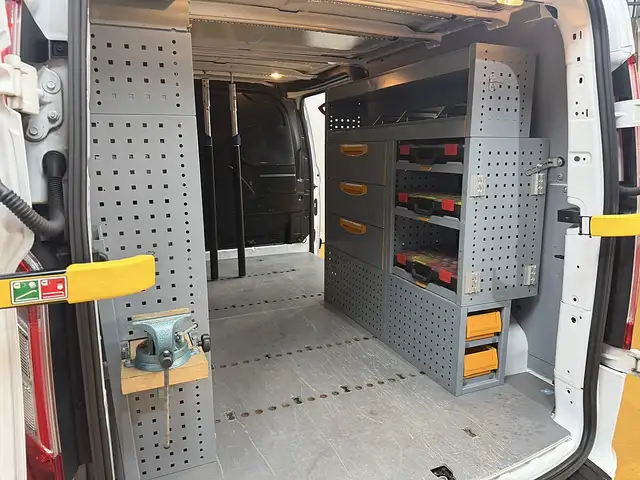Ford Transit Custom view 12
