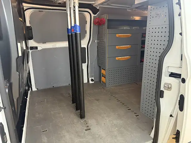 Ford Transit Custom view 14