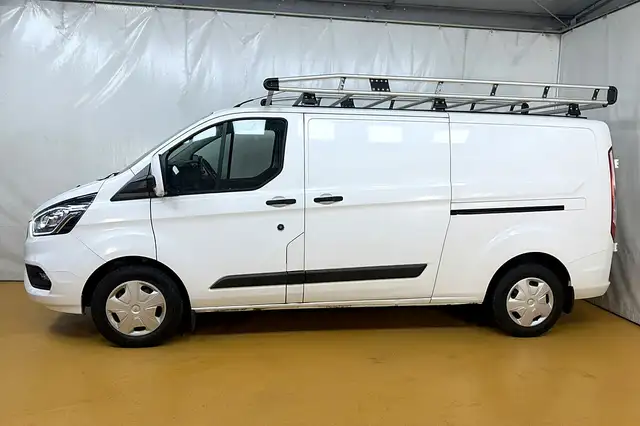 Ford Transit Custom view 3