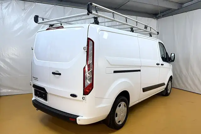 Ford Transit Custom view 4