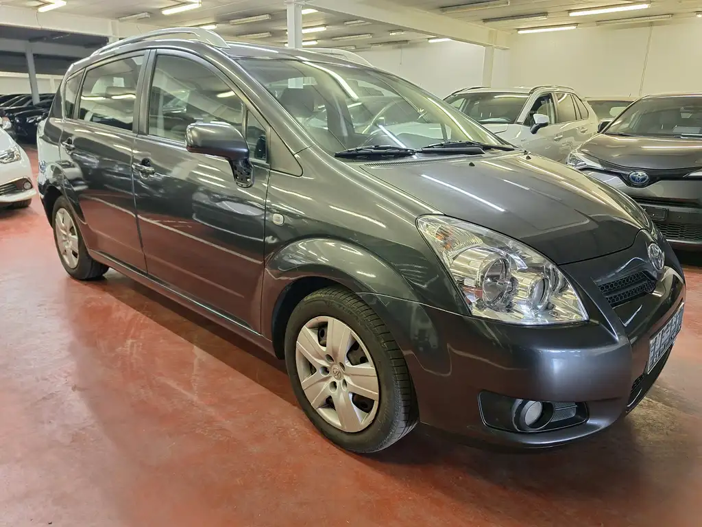 Toyota Corolla Verso 2008 из Европы — купить под ключ