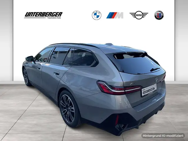 BMW 5 Series view 4