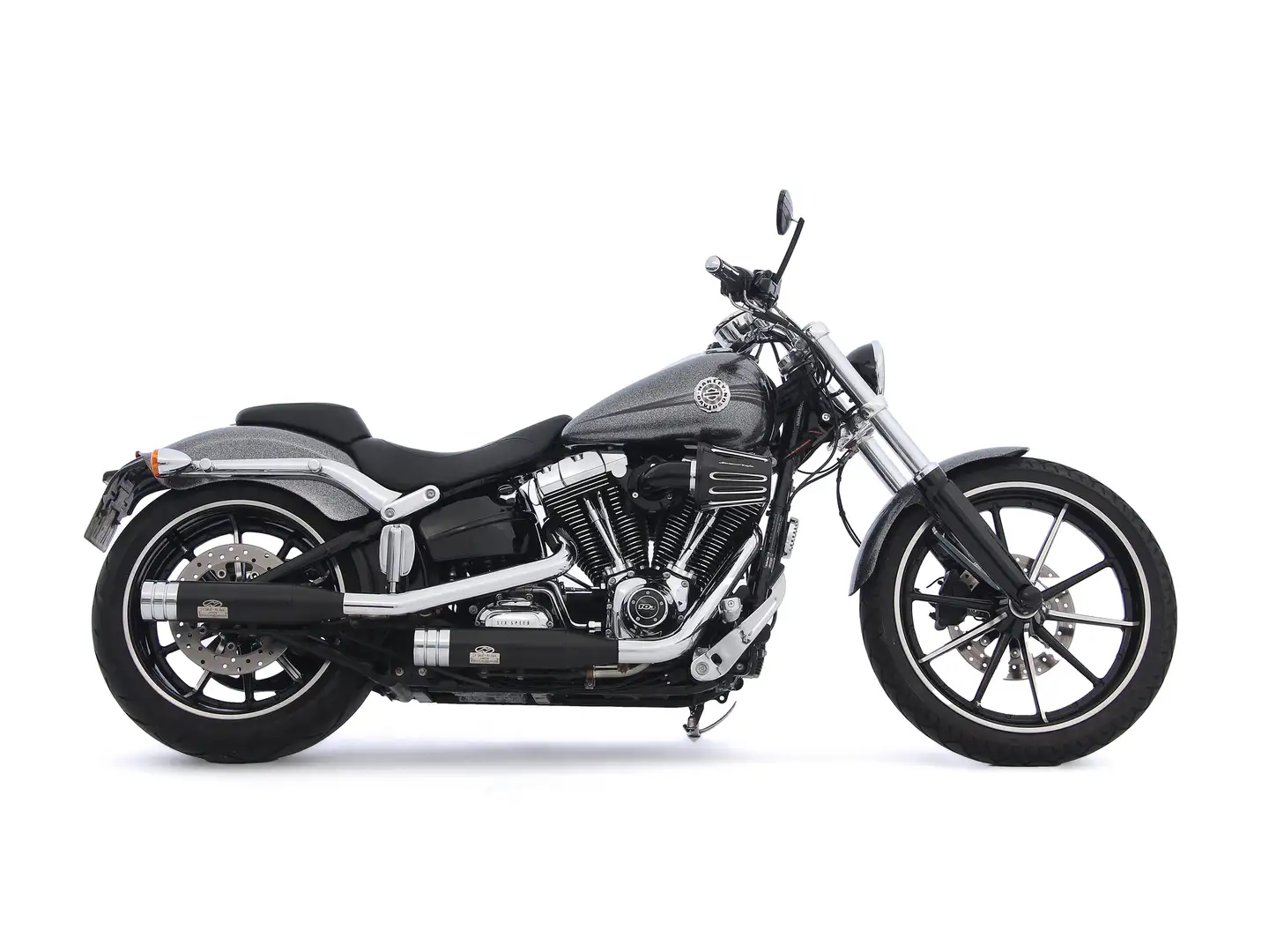 Harley-Davidson Softail FXSB BREAKOUT Stříbrná - 2