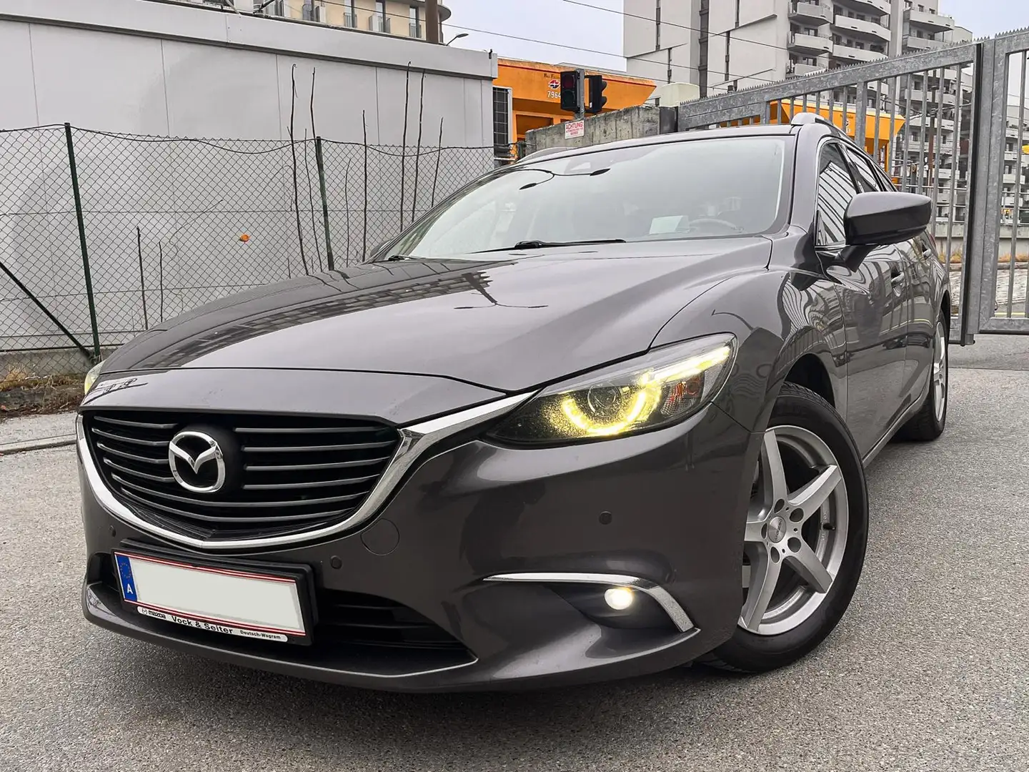 Mazda 6 Mazda 6 Sport Combi G165 Revolution Revolution Grau - 2