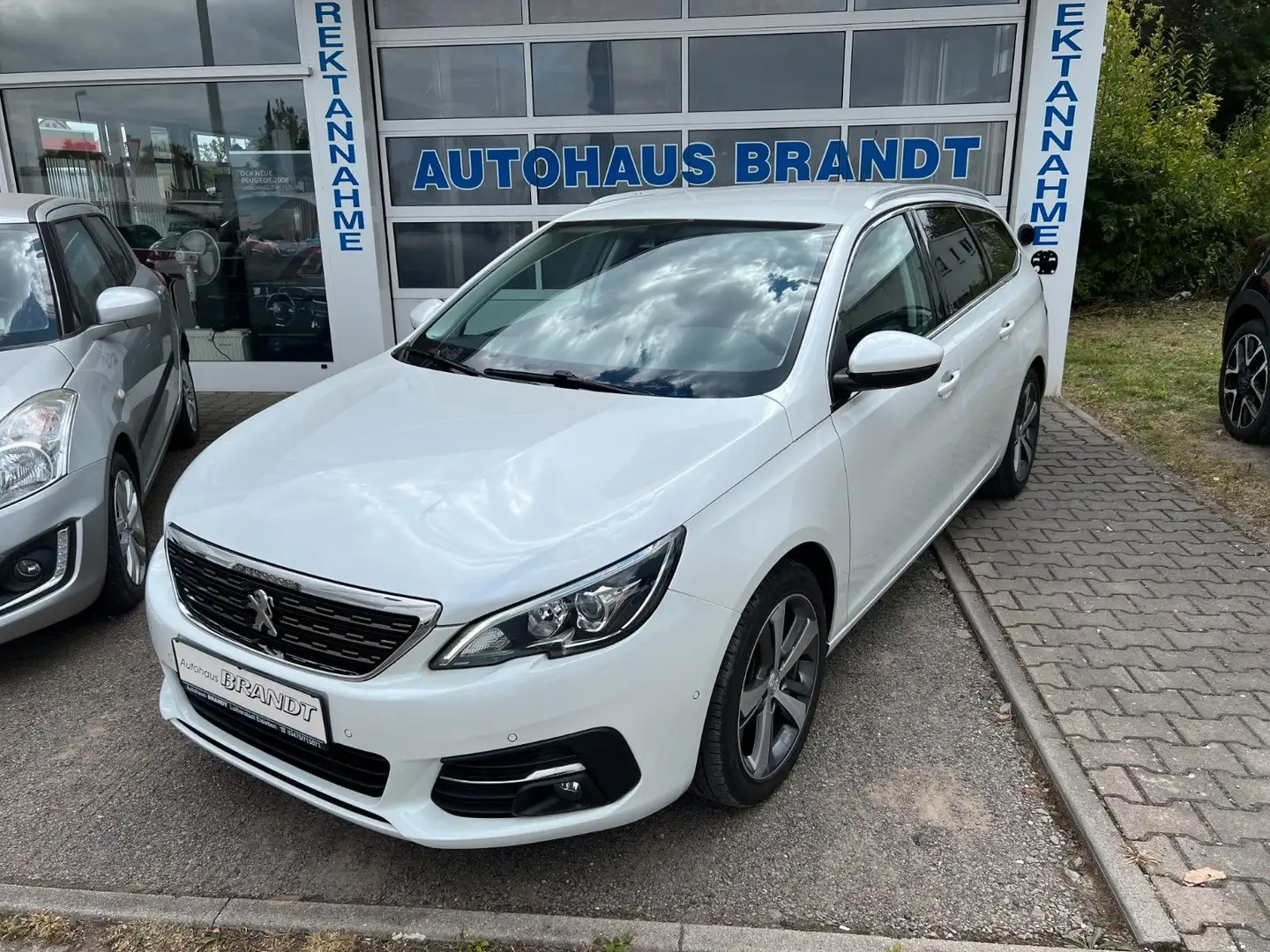 Peugeot 308 SW Allure Automatik Weiß - 1