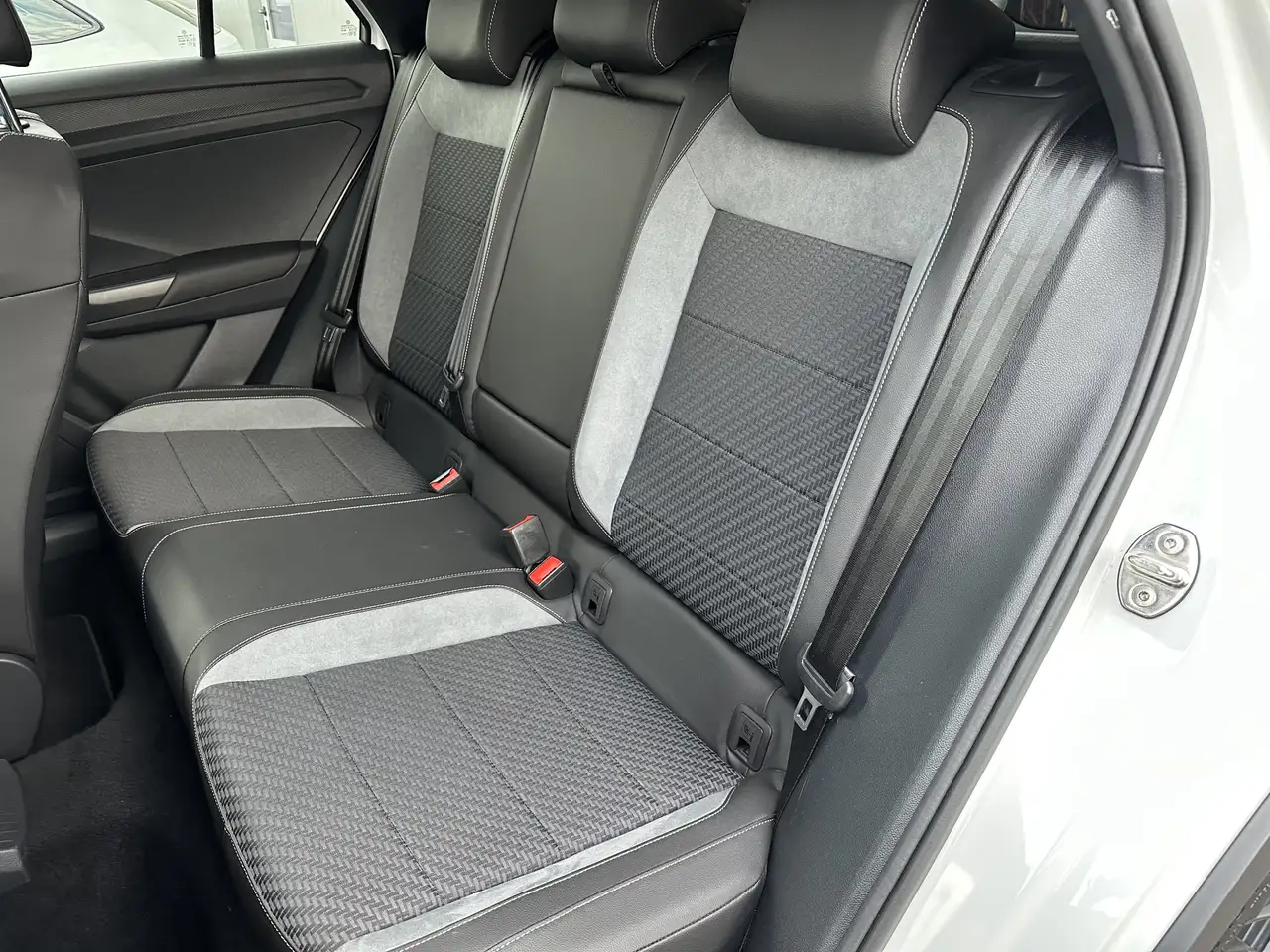 Volkswagen T-Roc R 4Motion NAV+LED+KAMERA+AHK+SPORTABGAS+VC 10