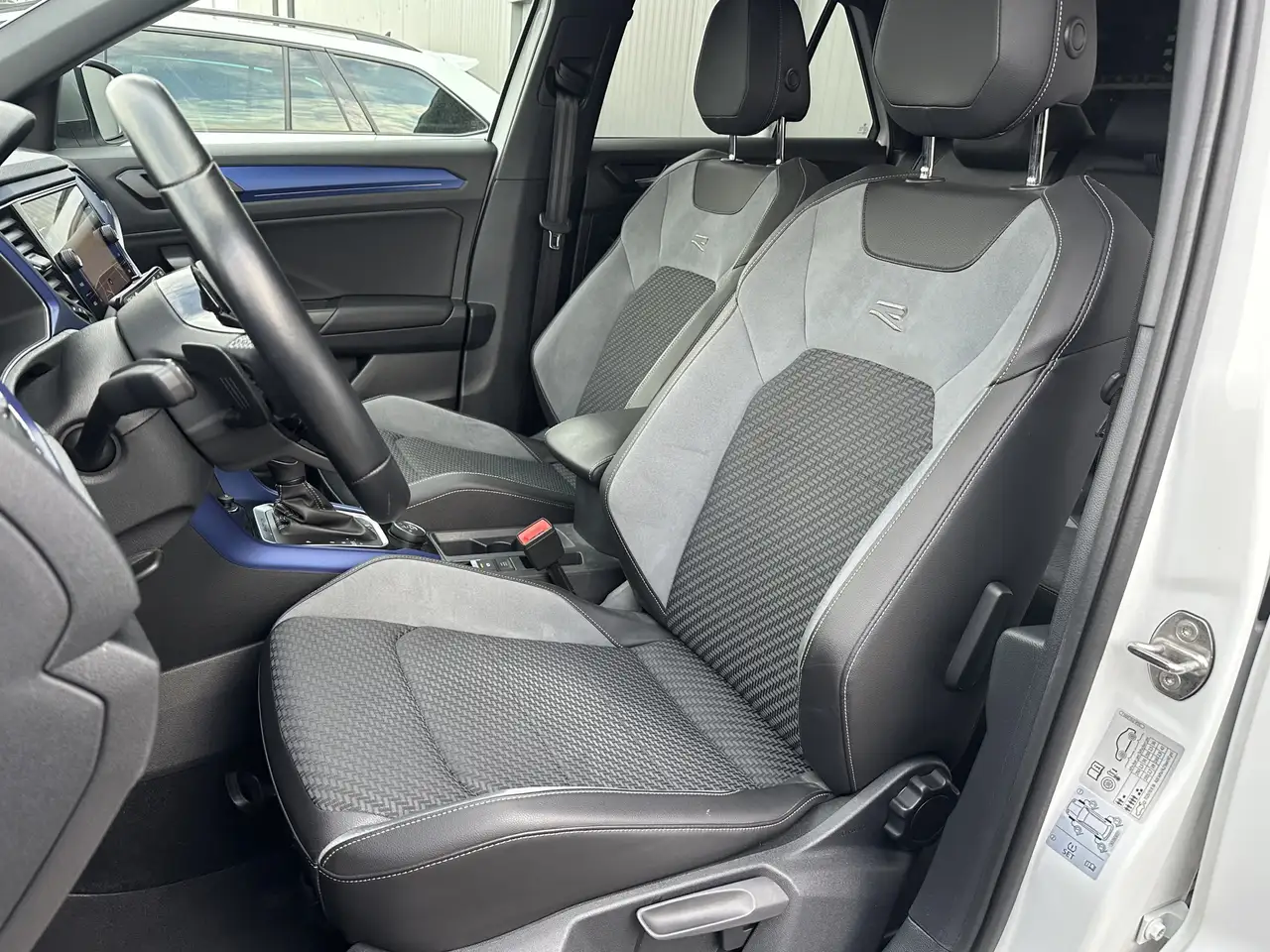 Volkswagen T-Roc R 4Motion NAV+LED+KAMERA+AHK+SPORTABGAS+VC 9