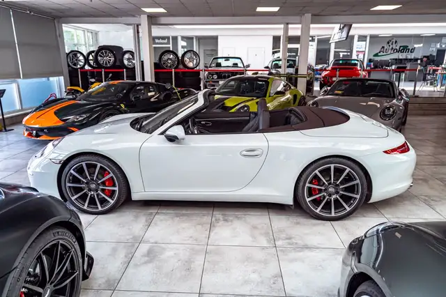 Porsche 991 view 4