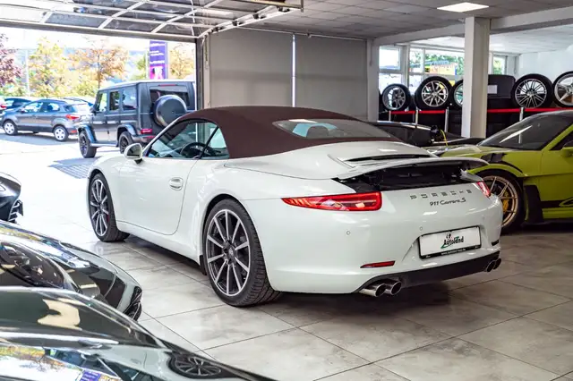Porsche 991 view 7