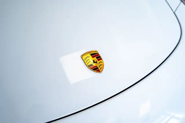 Porsche 991 view 12