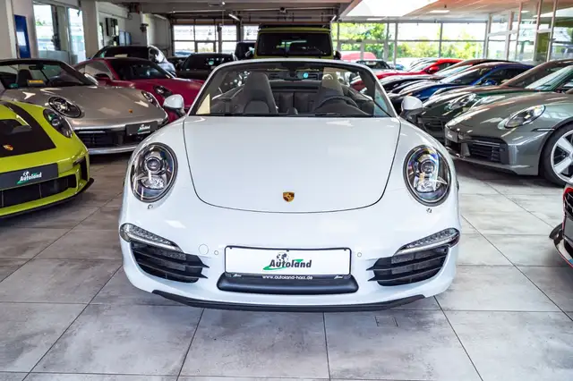 Porsche 991 view 2