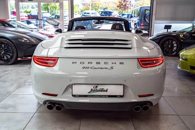 Porsche 991 view 9