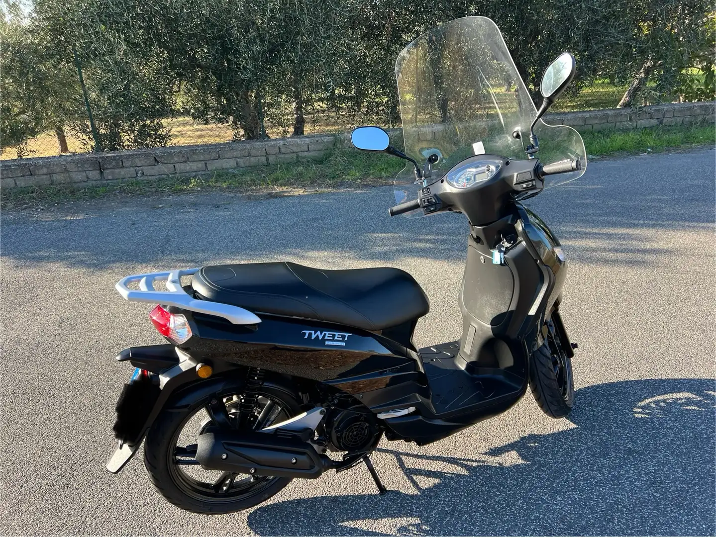 Peugeot Tweet 125 Schwarz - 2
