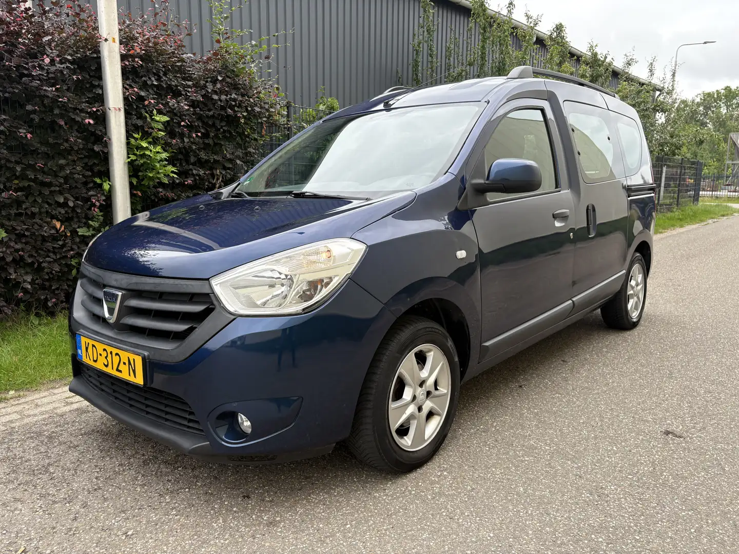 Dacia Dokker 1.2 TCe S&S Lauréate / AIRCO / 2x SCHUIFDEUR / 99d Azul - 1