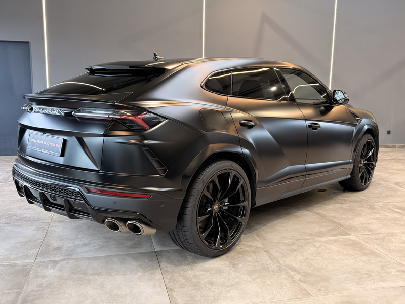 Lamborghini Urus B&O AKRAPOVIC — photo 4