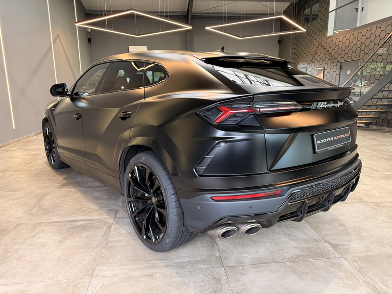 Lamborghini Urus B&O AKRAPOVIC — photo 6