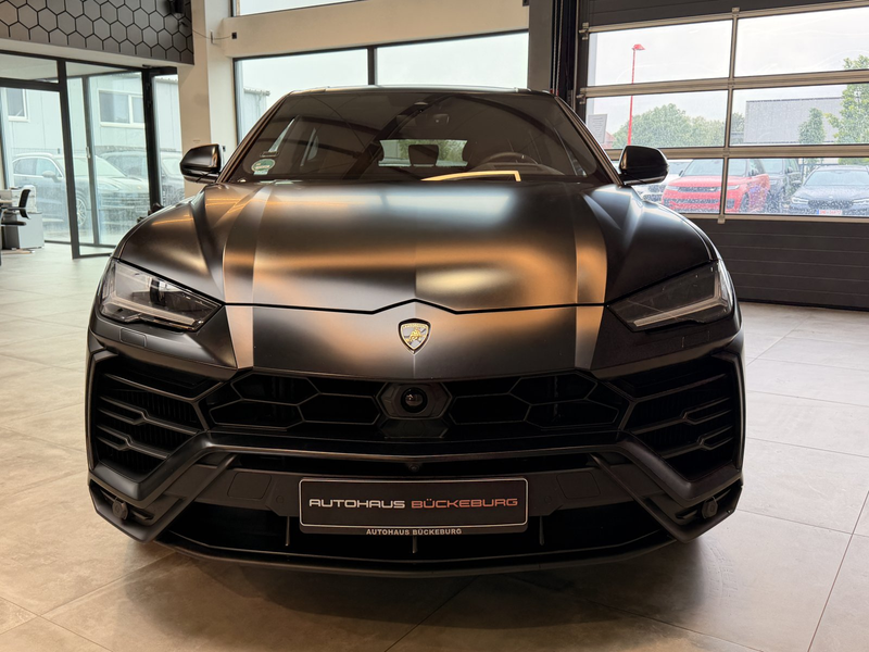 Lamborghini Urus B&O AKRAPOVIC — photo 2