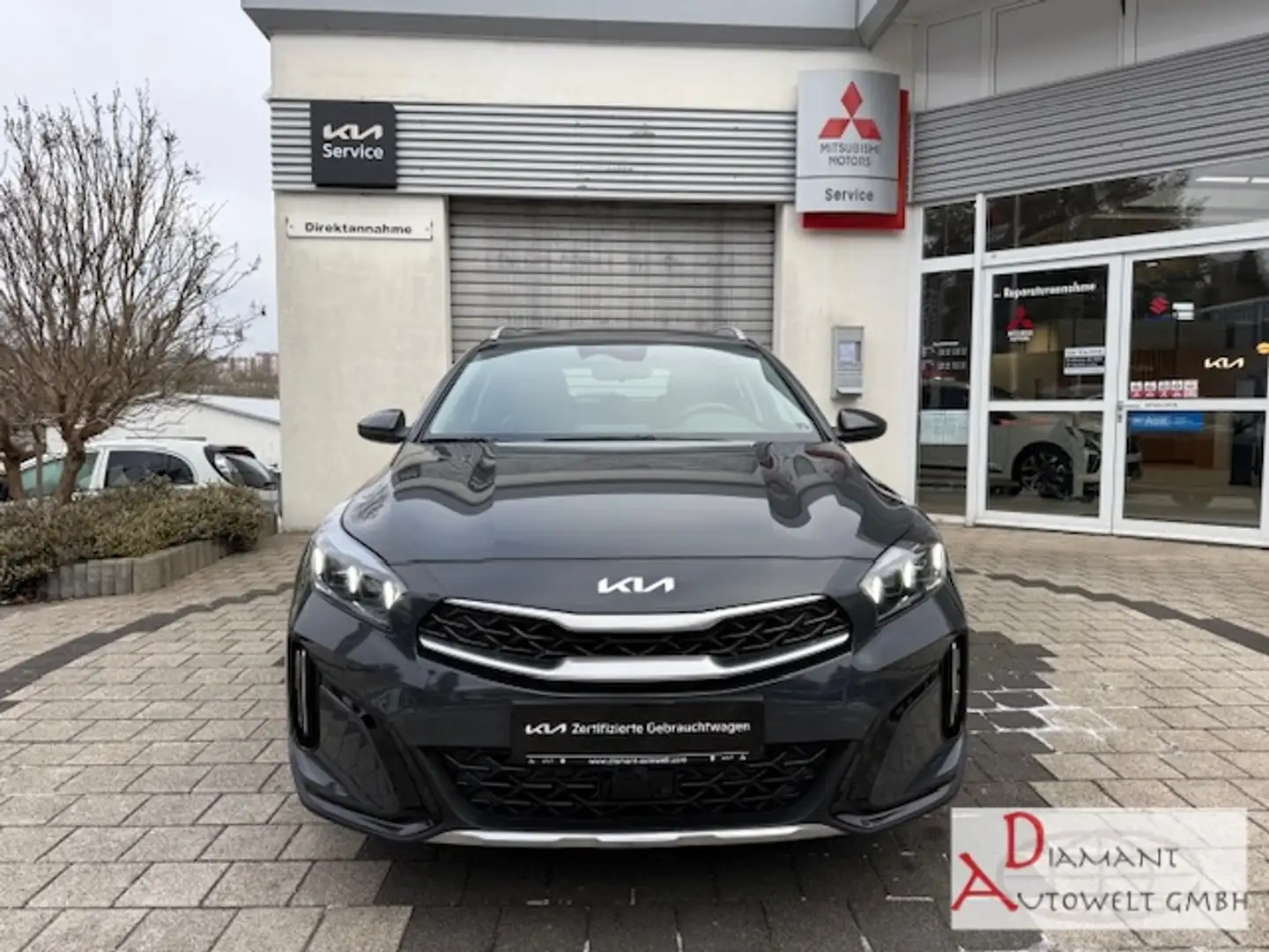 Kia XCeed Vision 1.5T 140 VIS DCT7 STD Grau - 2