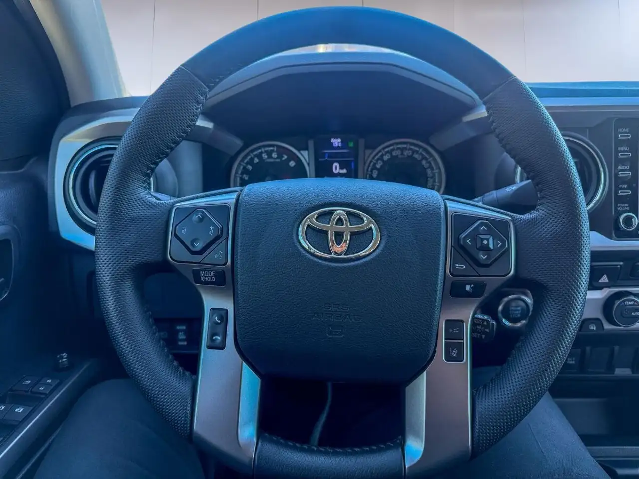 Toyota Tacoma снимка Toyota Tacoma