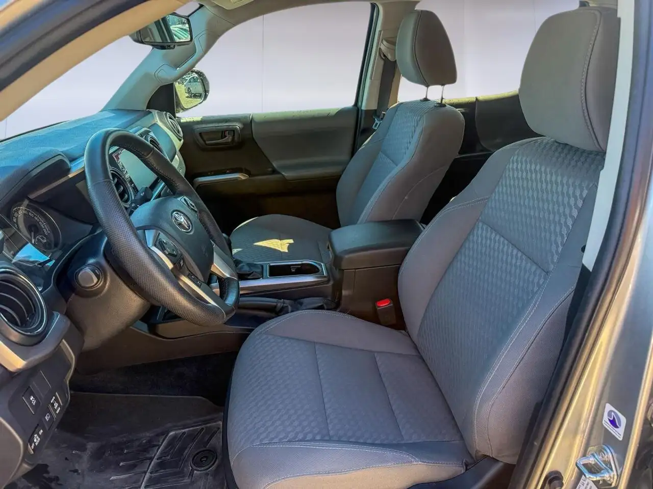 Toyota Tacoma снимка Toyota Tacoma