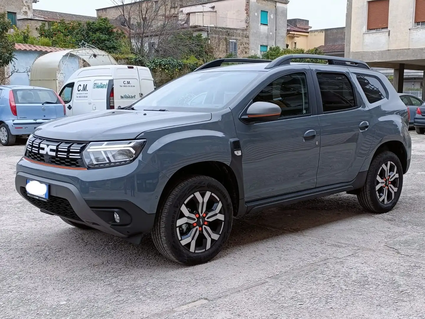 Dacia Duster Duster II 2023 1.0 tce Journey UP Gpl 4x2 100cv Grigio - 1