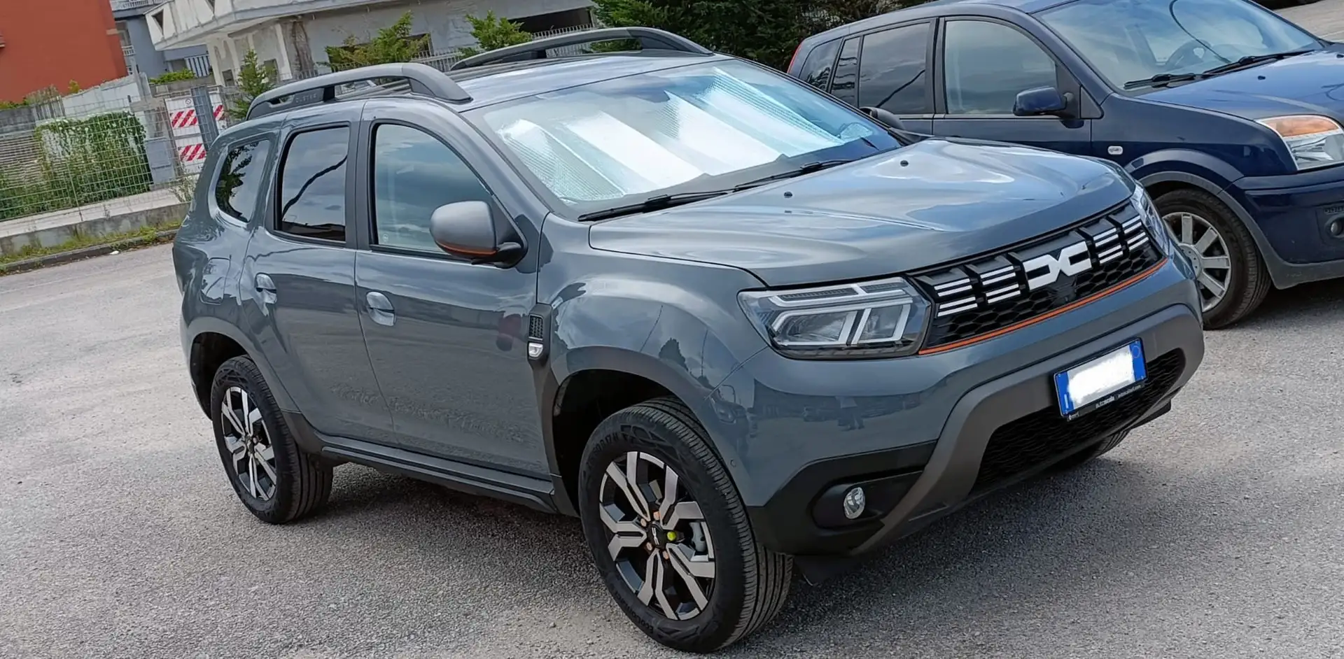 Dacia Duster Duster II 2023 1.0 tce Journey UP Gpl 4x2 100cv Grigio - 2