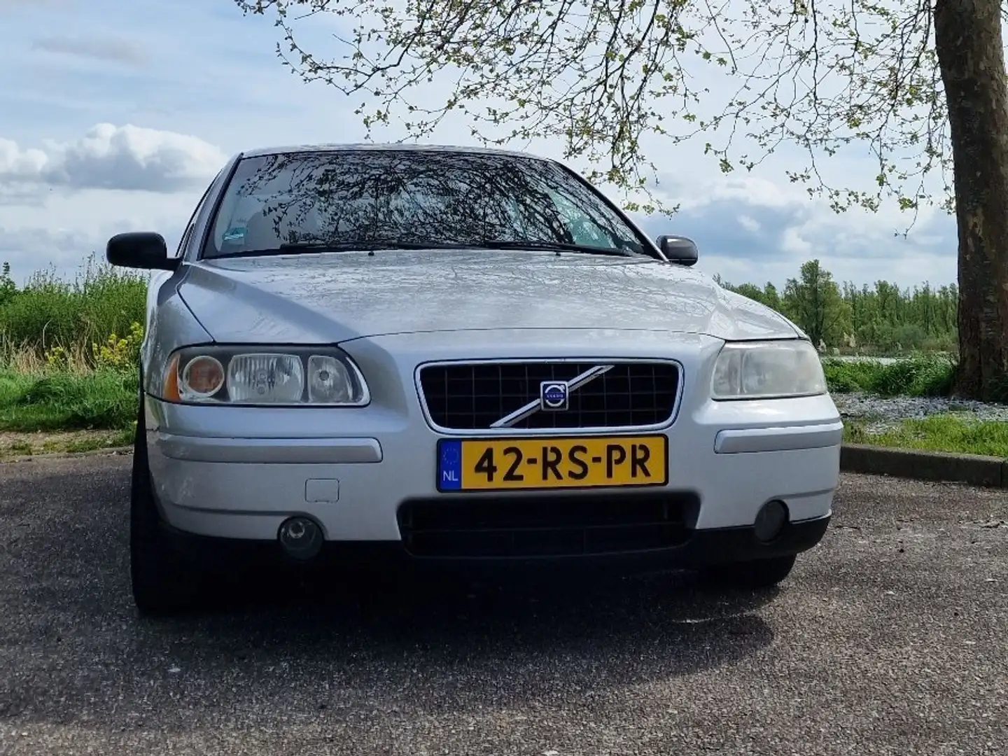 Volvo S60 2.0T Edition Chrono AUTOMAAT srebrna - 1