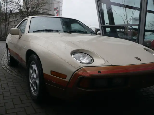 Porsche 928 Unikat in beige Schaltwagen  Las Vegas look