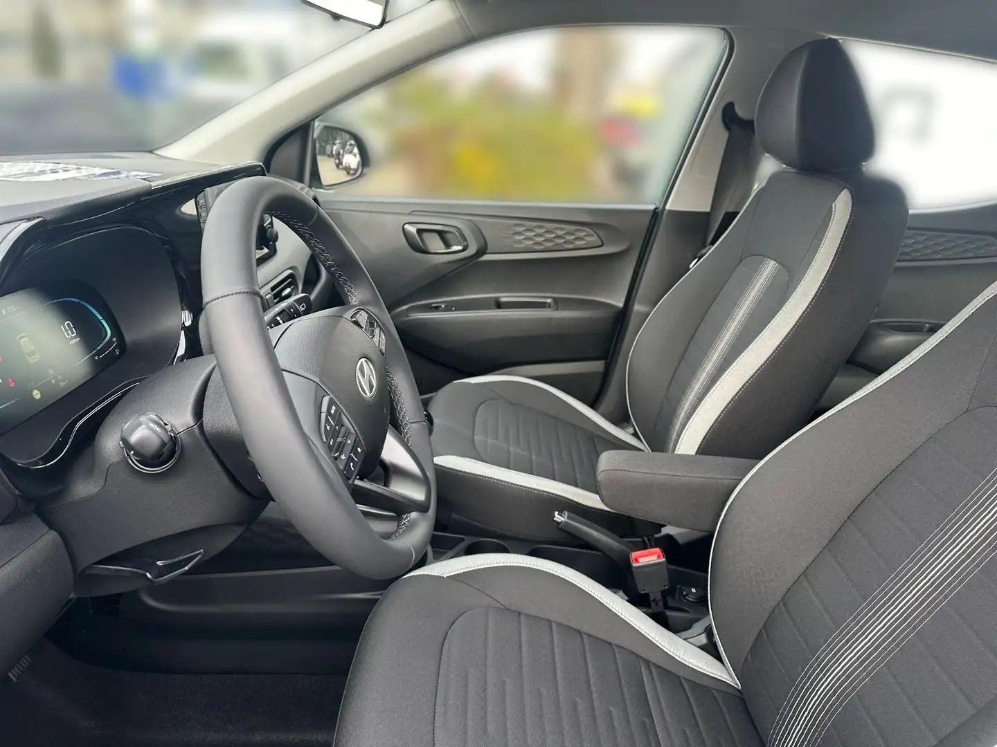 Hyundai i10 Trend Grau - 2