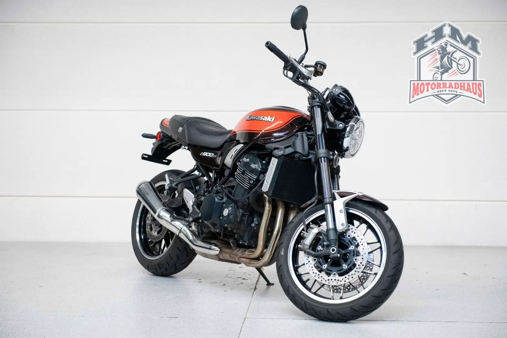 Kawasaki Z900RS Piros - 2