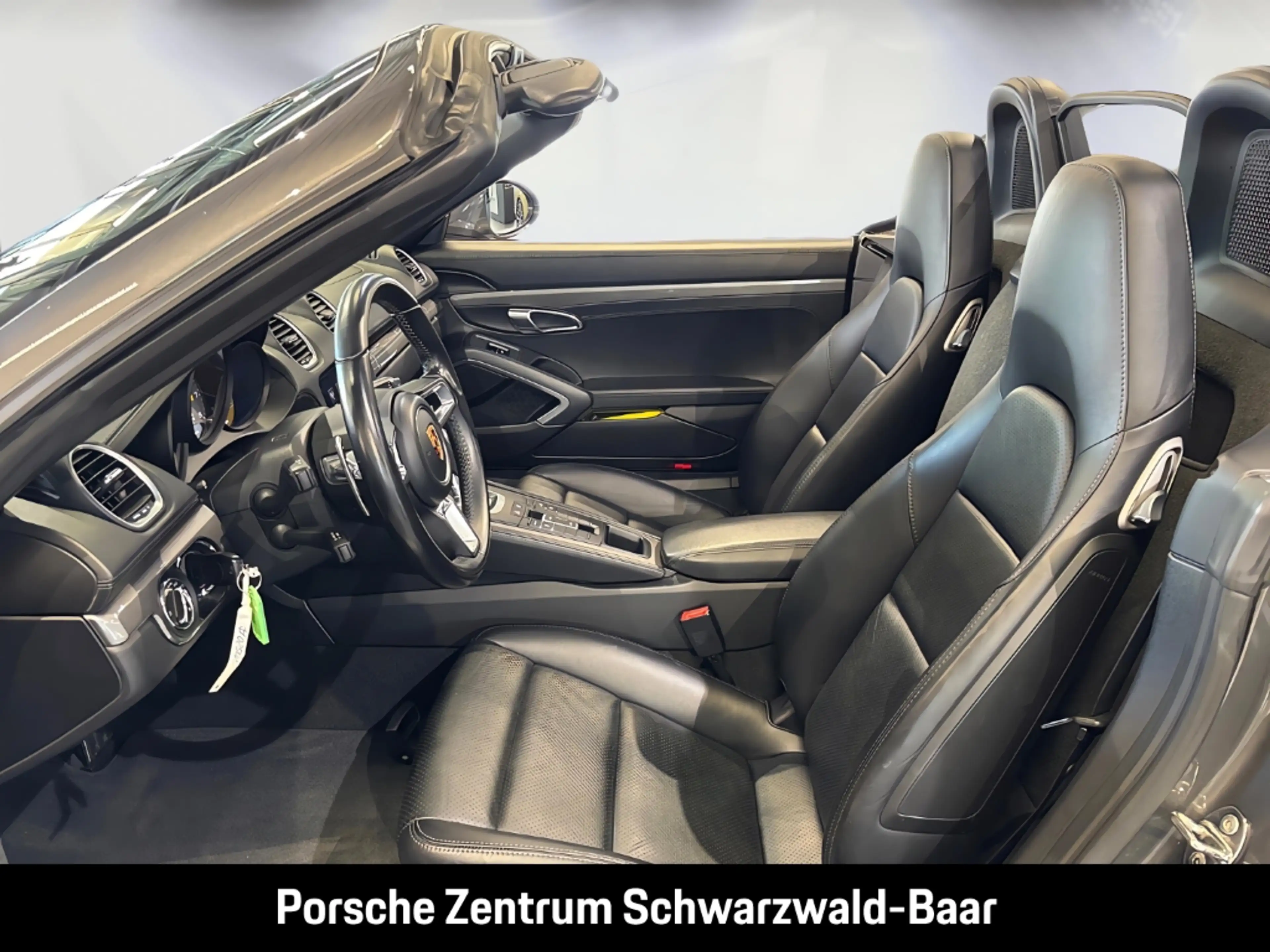 Porsche Boxster 718 S — photo 15