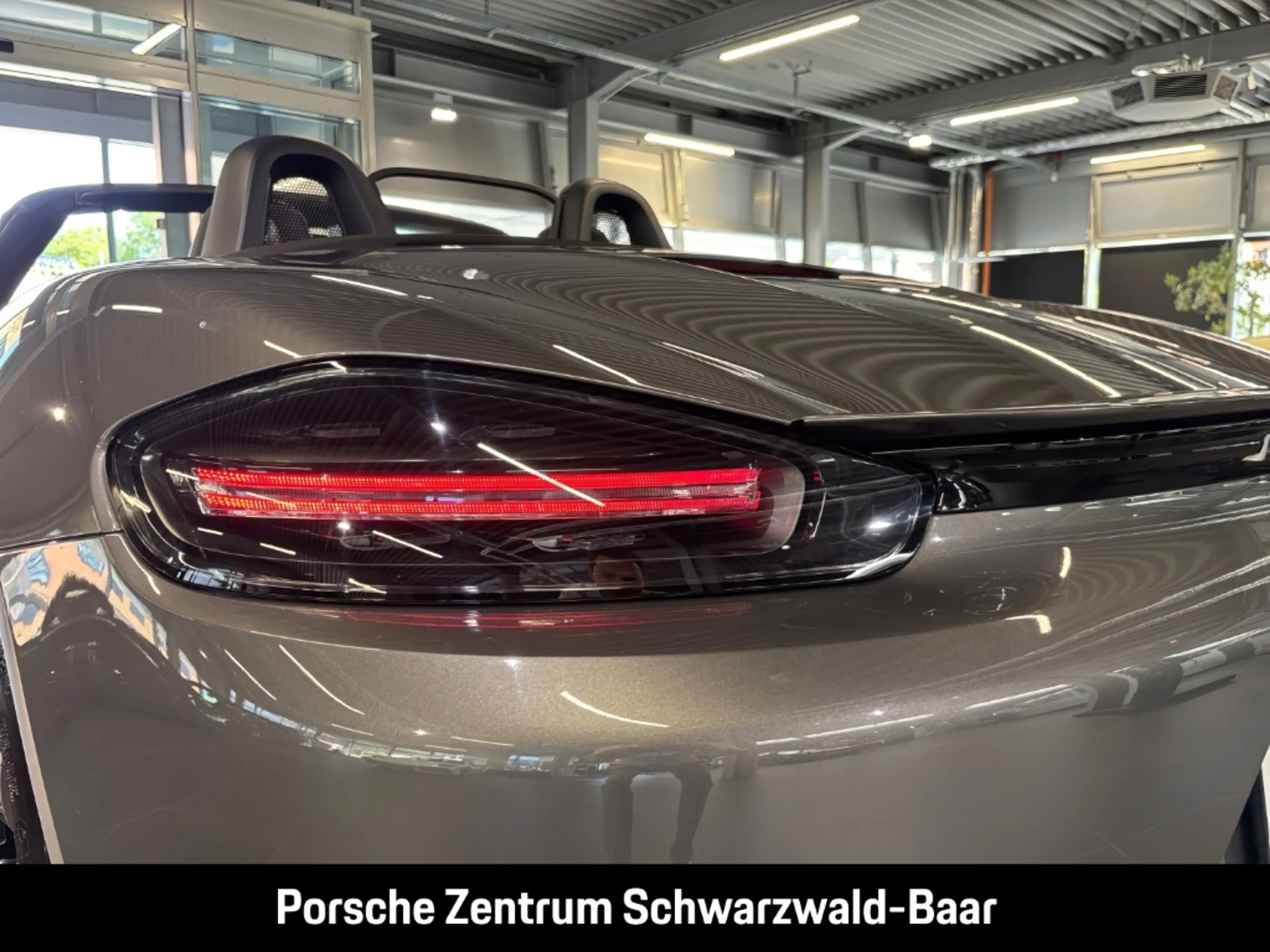 Porsche Boxster 718 S — photo 12