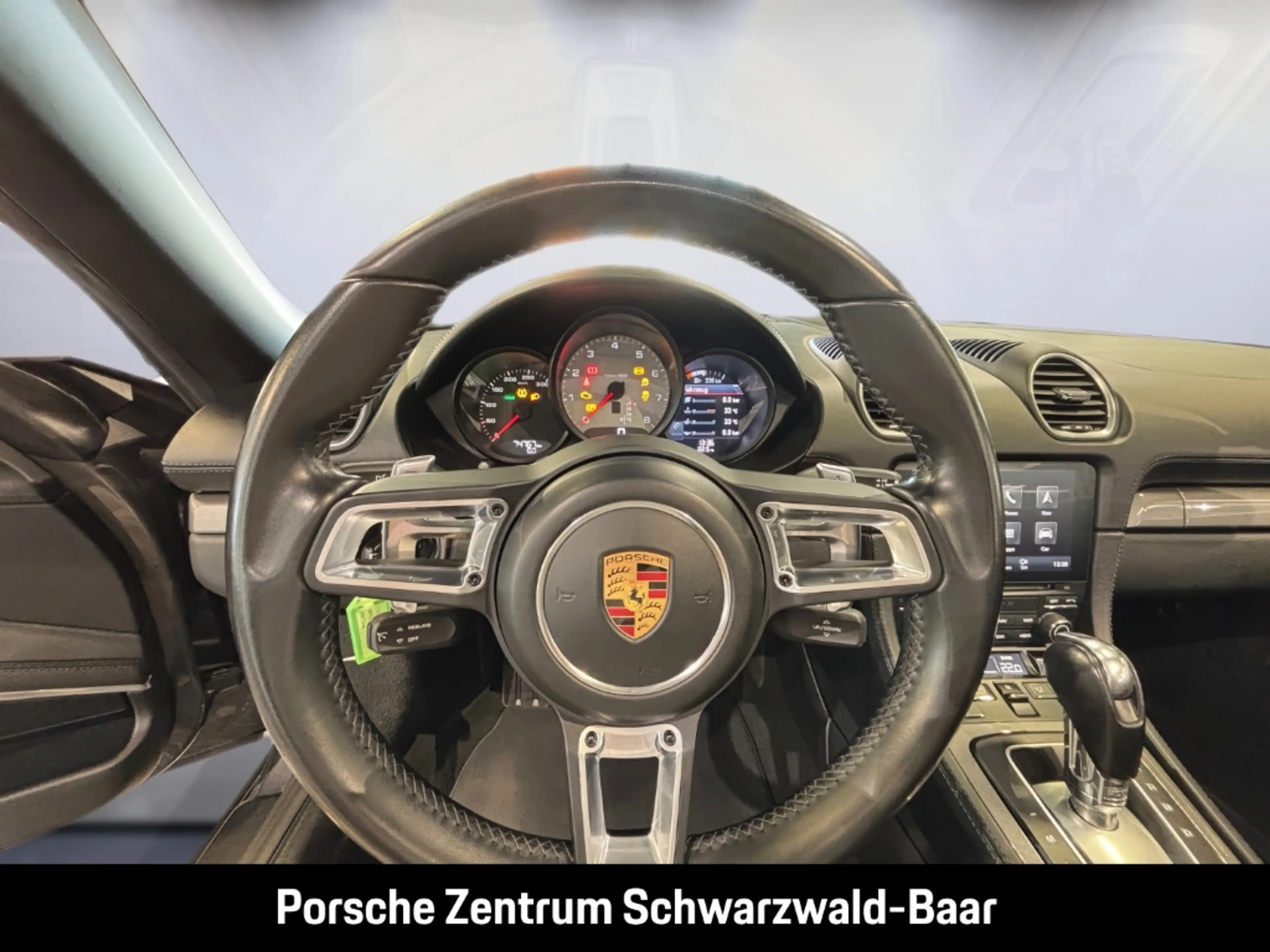 Porsche Boxster 718 S — photo 13