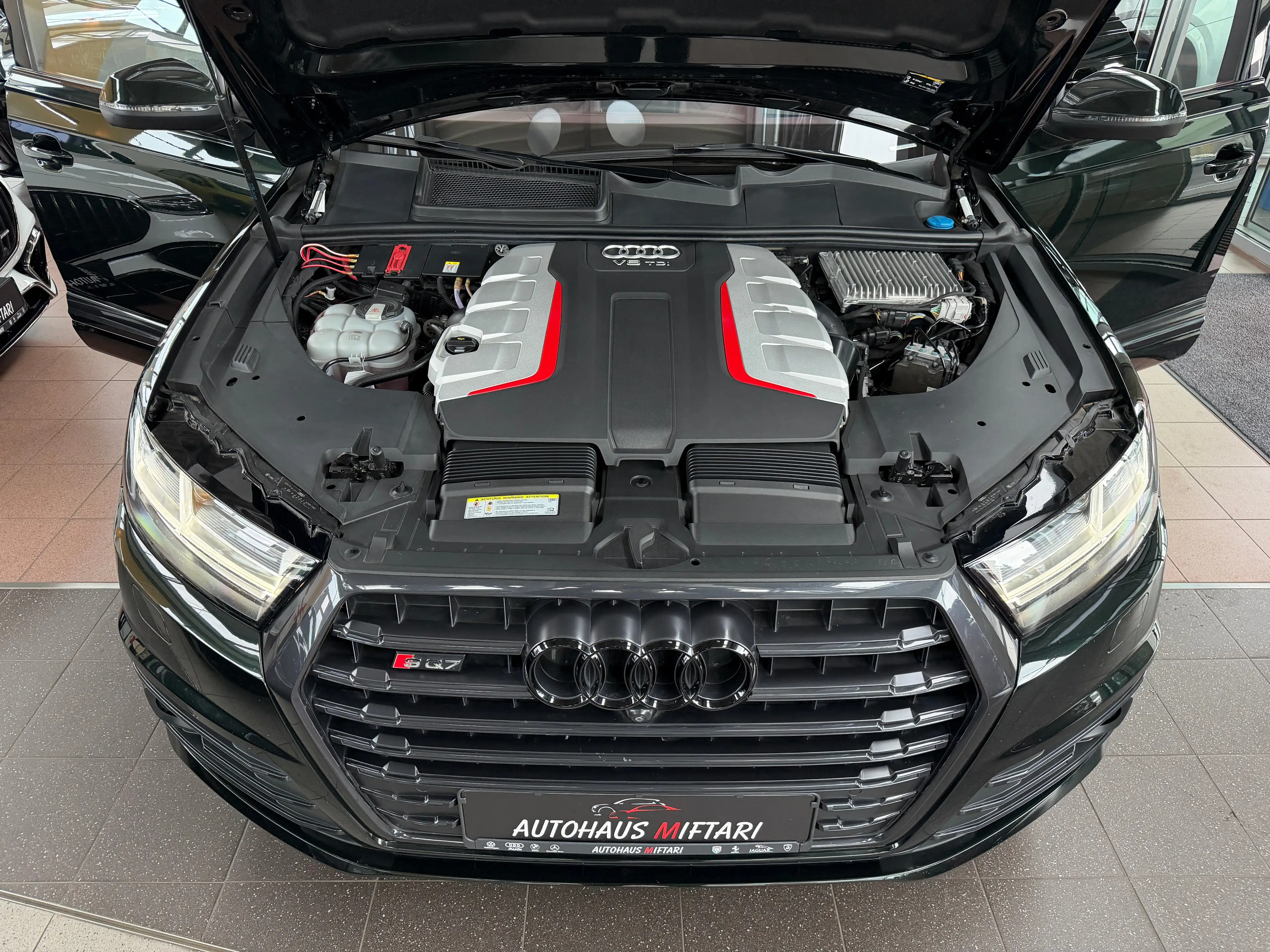 Audi SQ7 4.0 TDI Keramik HUD Individual Matrix Pano Bose 21 — photo 3