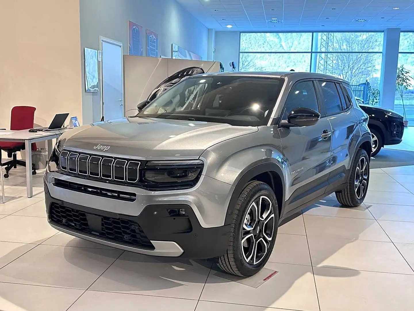 Jeep Avenger 1.2 Turbo Summit KM ZERO Grijs - 1