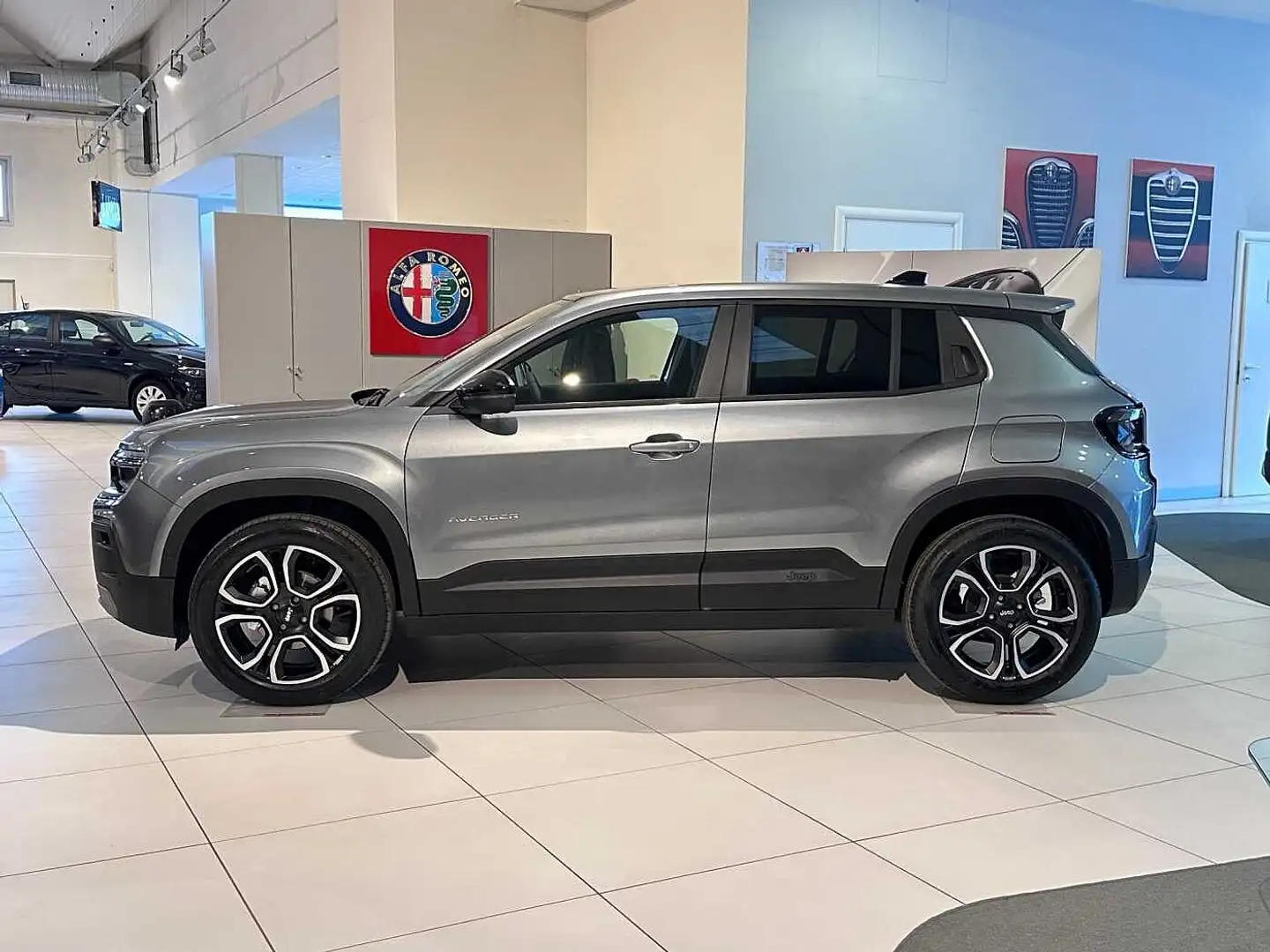 Jeep Avenger 1.2 Turbo Summit KM ZERO Grijs - 2