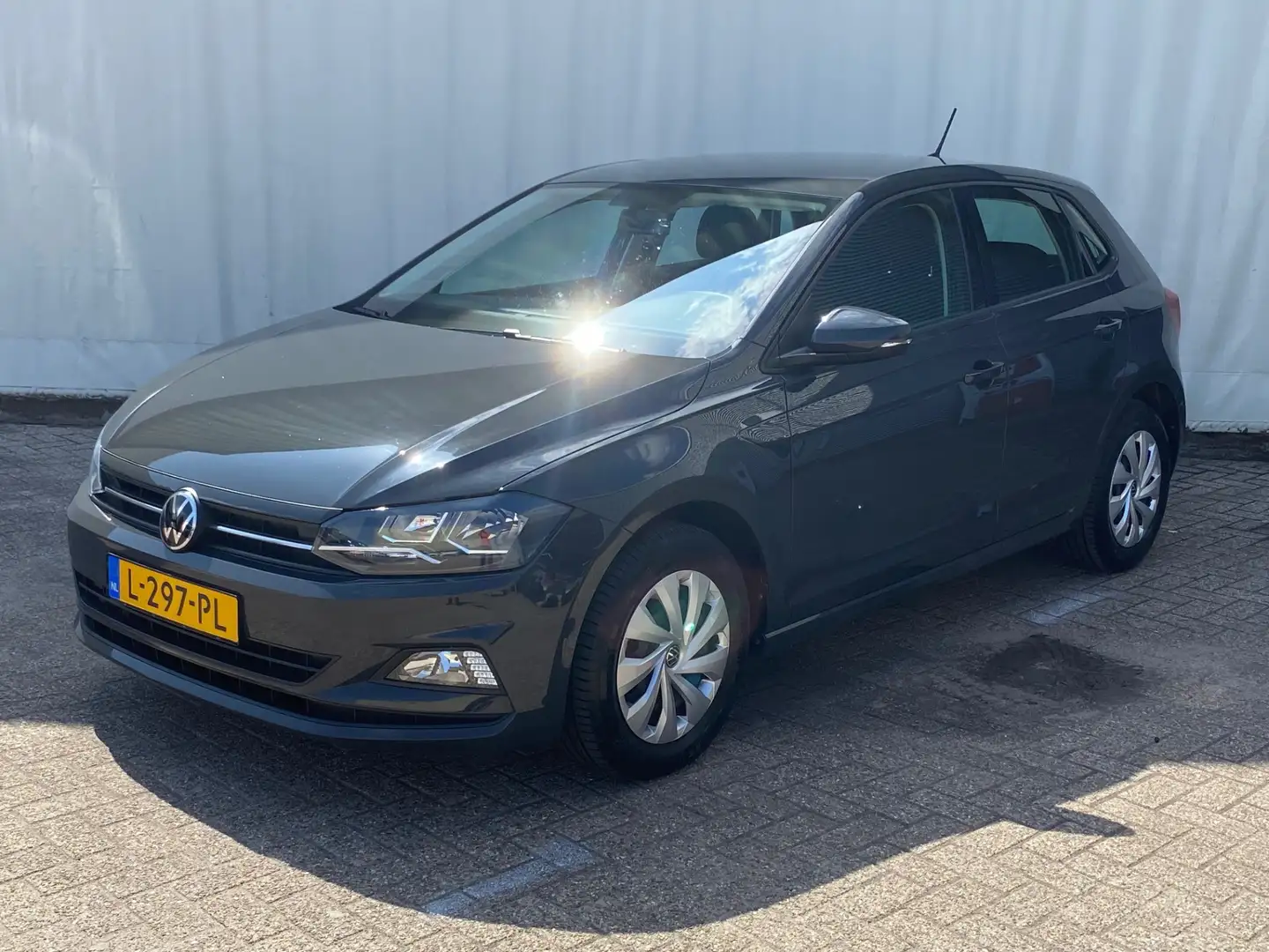Volkswagen Polo 1.0 TSI Comf.line Act. cruise/Navi etc. Grijs - 2
