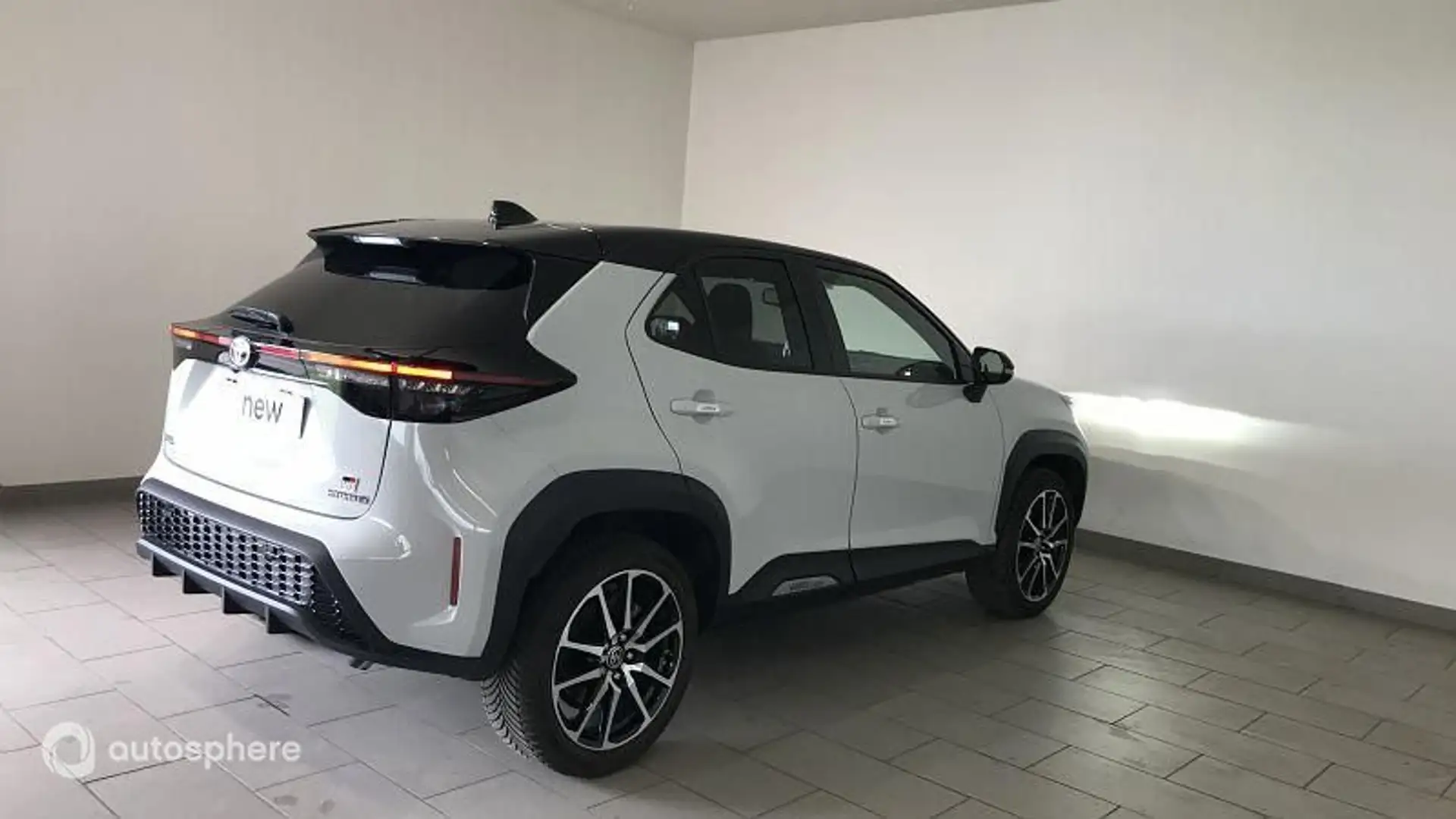Toyota Yaris Cross 116h GR Sport MY22 - 2