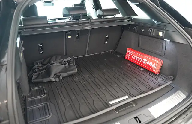 Land Rover Range Rover Velar RANGE ROVER VELAR SV-DYNAMIC HSE P400e Ansicht 19