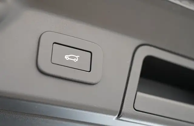 Land Rover Range Rover Velar RANGE ROVER VELAR SV-DYNAMIC HSE P400e Ansicht 20