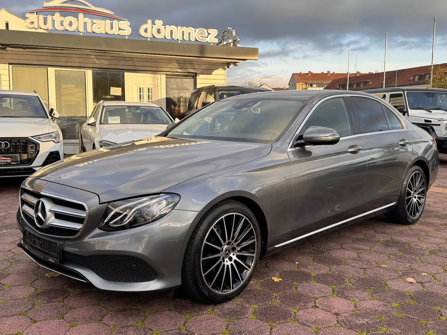 Mercedes-Benz E 220 d Avantgarde RFKA COMAND HUD MEMORY STDHZG Grau - 1