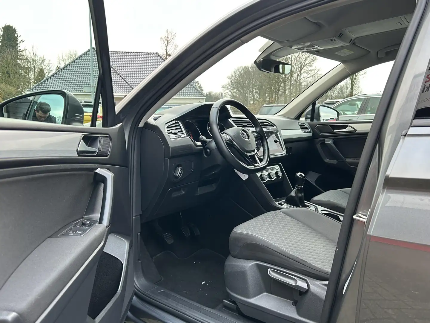 Volkswagen Tiguan Allspace 1.4 TSI Comfortline 7p. | All Season | Parkeersens Grijs - 2