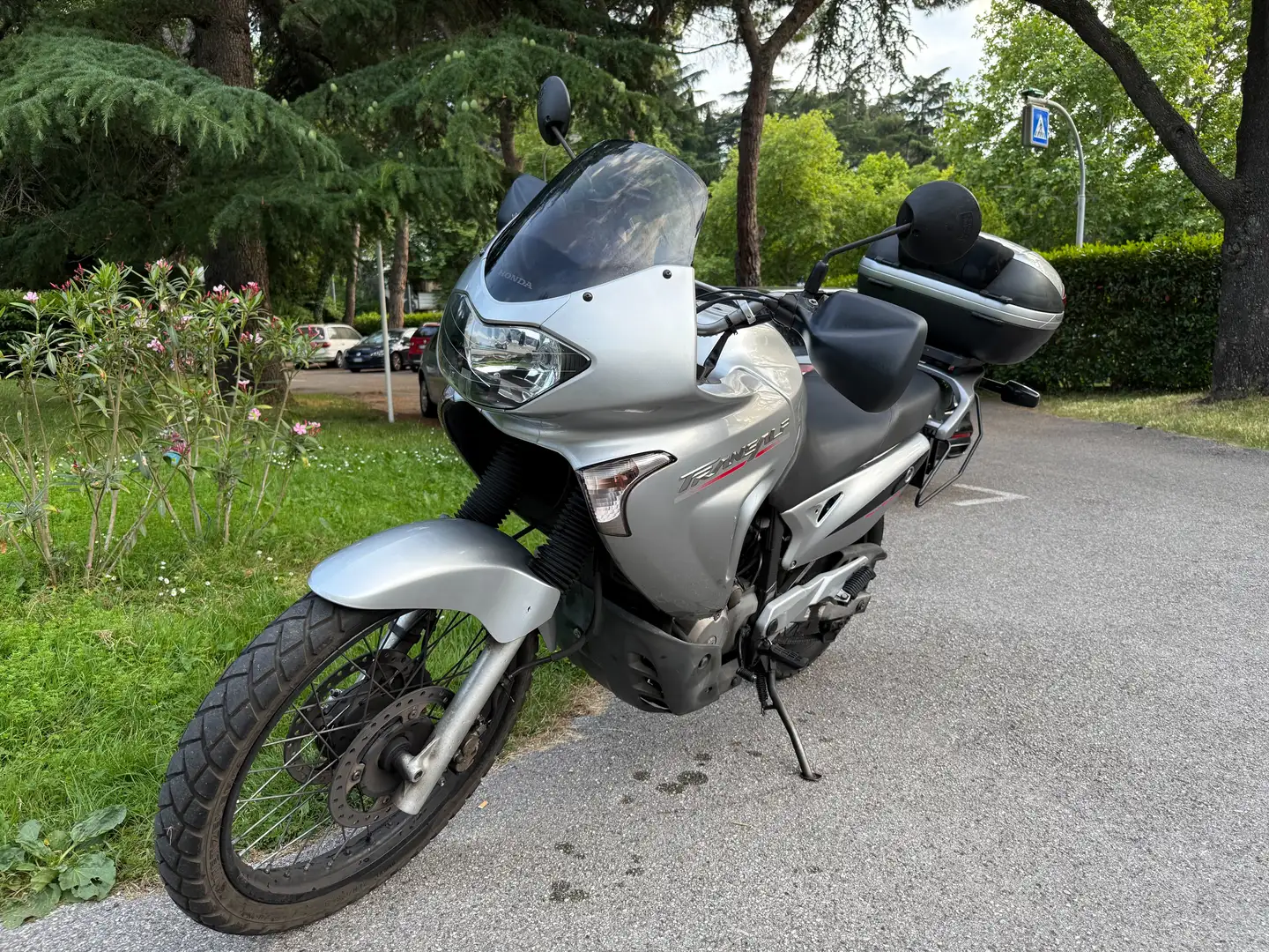 Honda Transalp 650 Plateado - 2