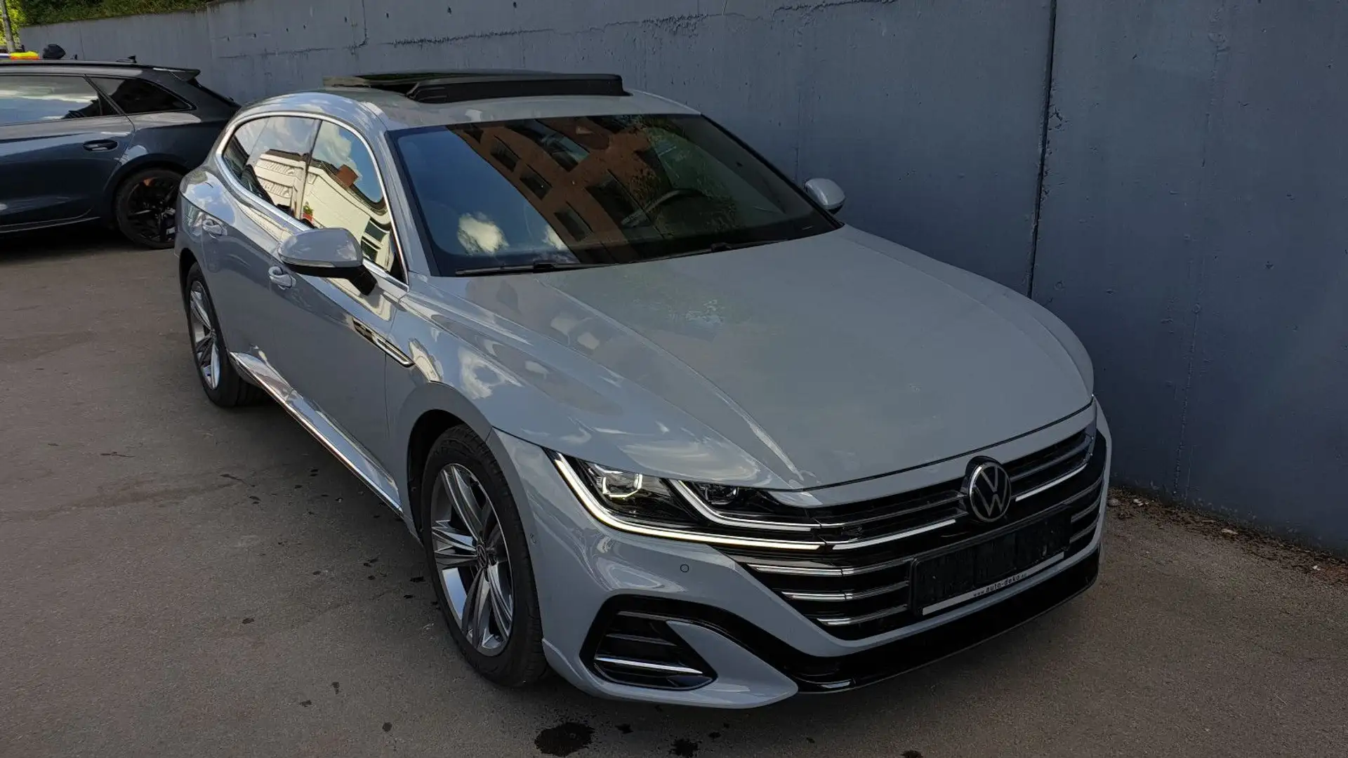 Volkswagen Arteon S.B 2.0TSI DSG 3x R-Line Pano/Virtual/AHK Grau - 2