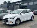 Hyundai i20 i20 Classic/2.Ha/Klima/TUV 08.27/5Tur/Scheckheft Weiß - thumbnail 1