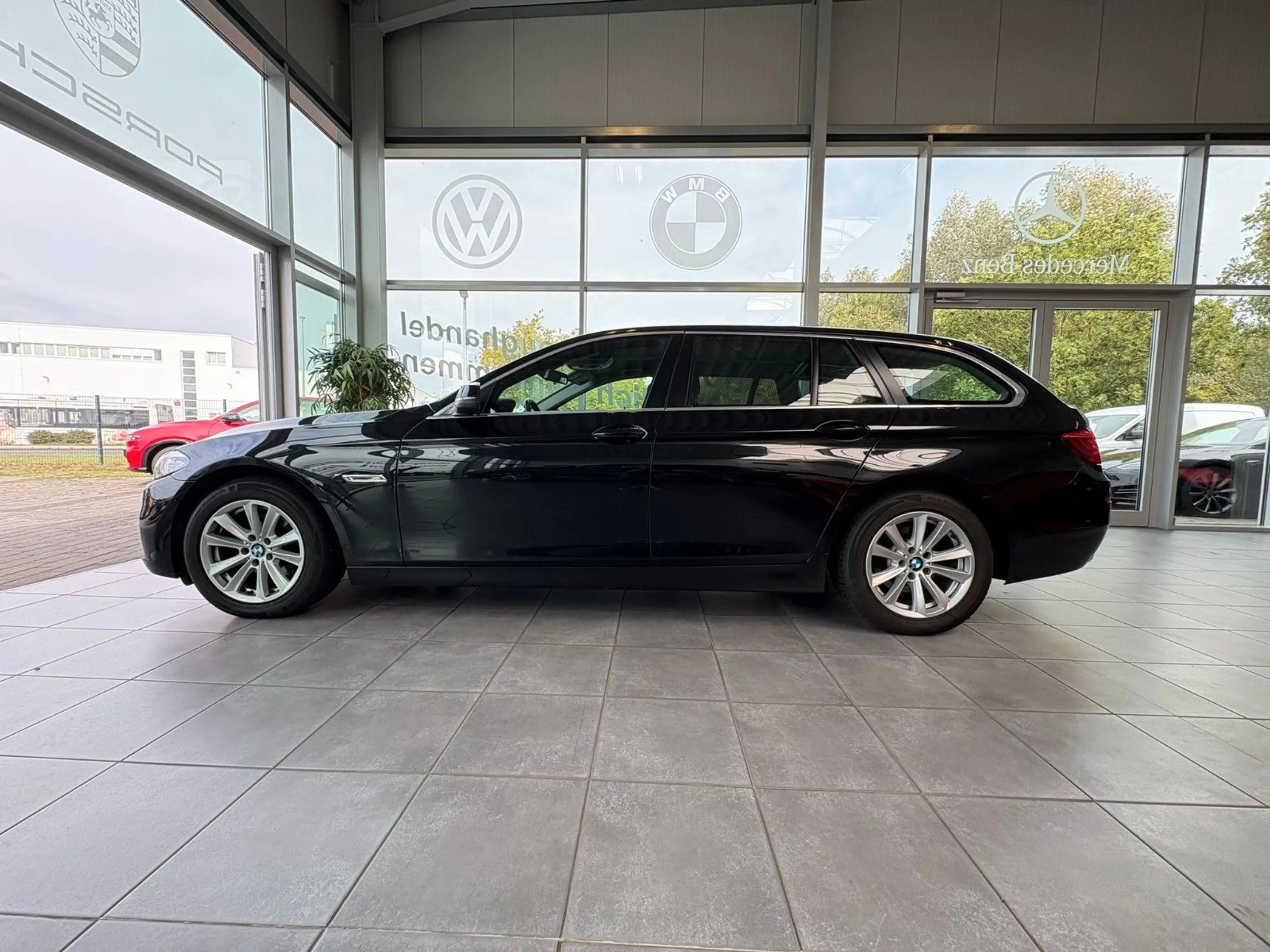 BMW 518 d Touring/E-Sitze/Navi/PDC/Xenon — photo 3