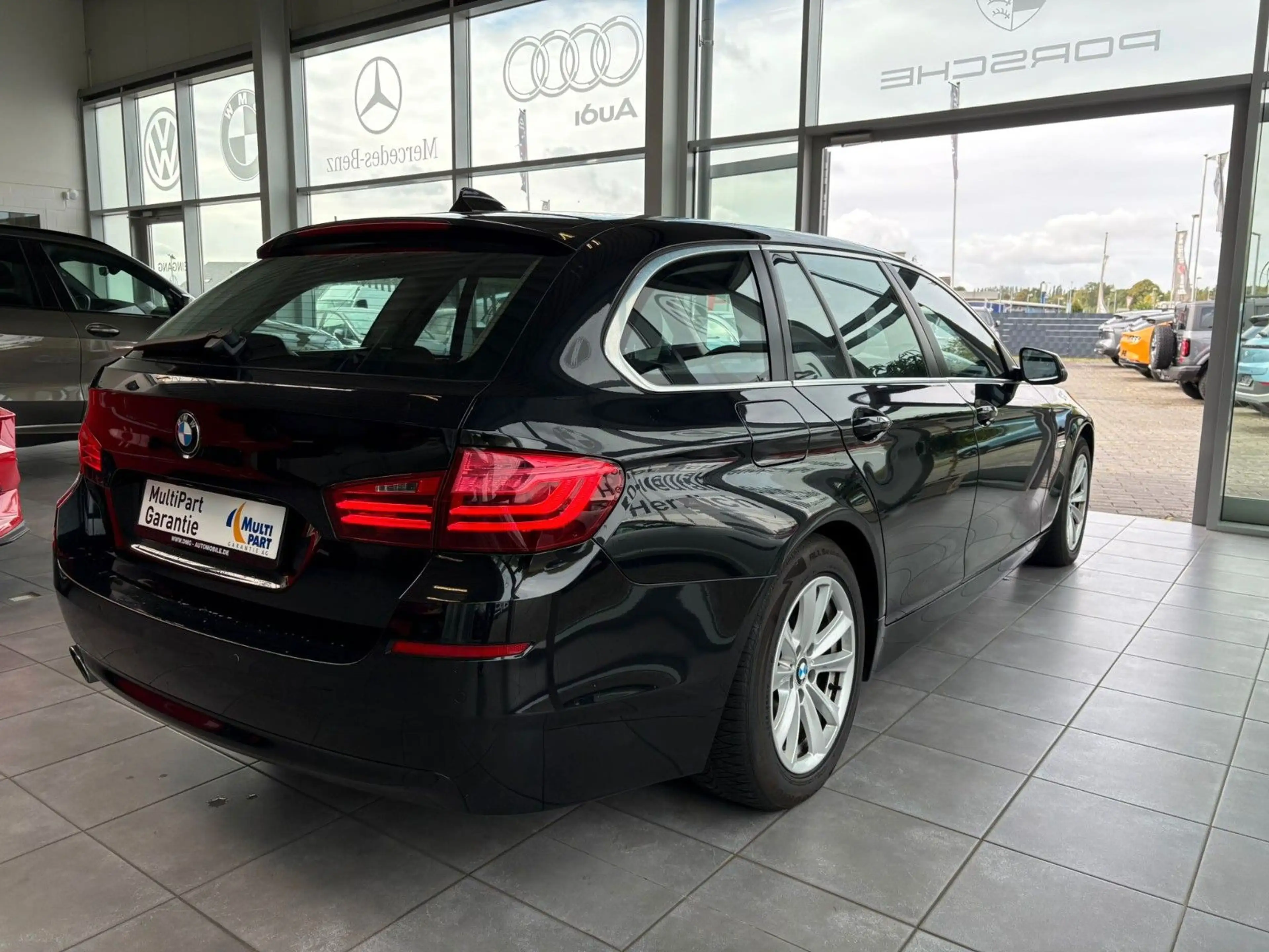 BMW 518 d Touring/E-Sitze/Navi/PDC/Xenon — photo 2