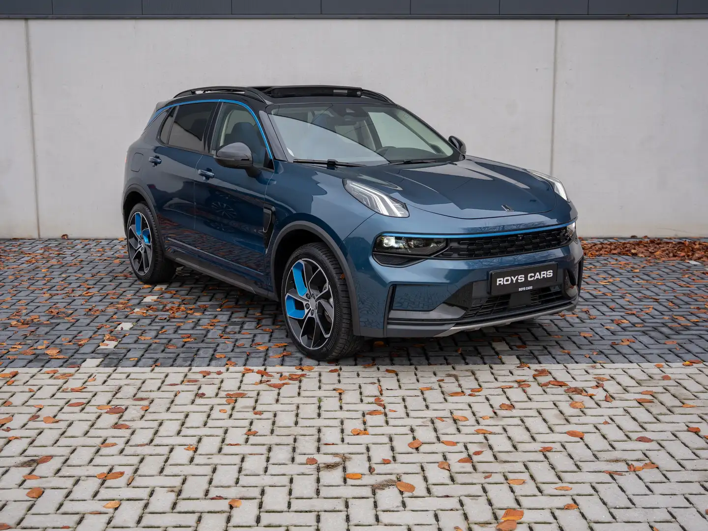 Lynk & Co 01 01 PHEV Bleu - 1