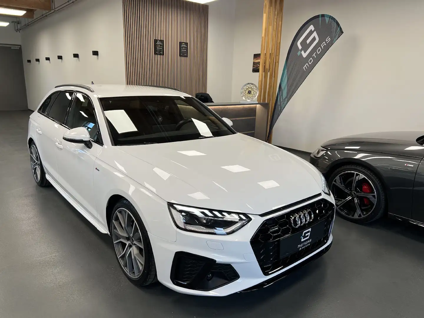 Audi A4 40 2.0 TFSI Q IBIS BLACK MATRIX AHK STDHZ Weiß - 2