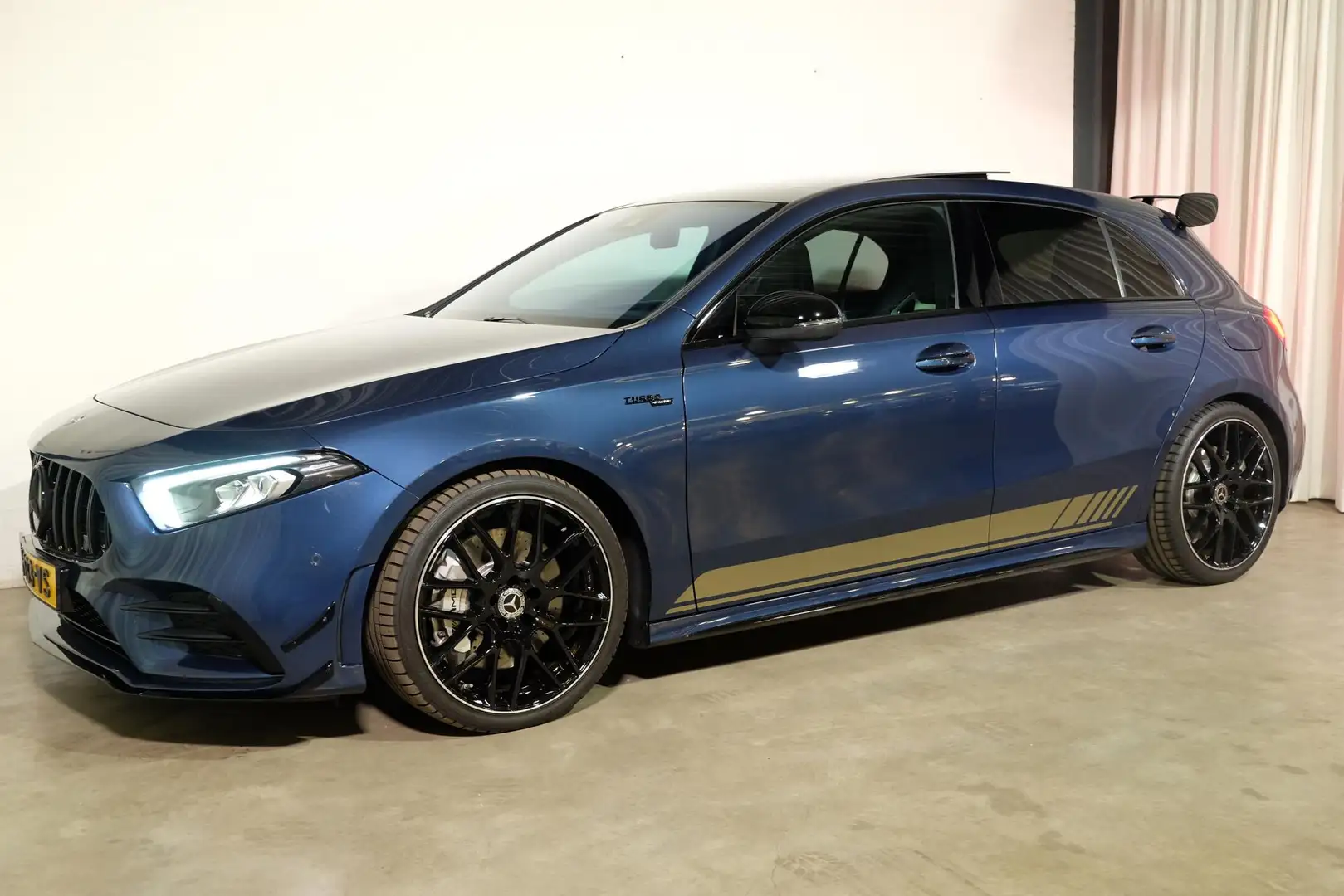 Mercedes-Benz A 35 AMG 4MATIC Edition 1 Bleu - 2